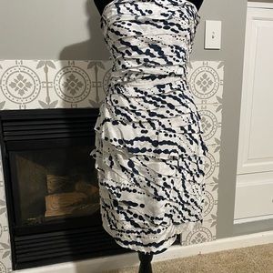 Jessica Simpson Size 8 blue/white ruffle dress